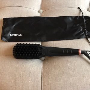 Amika Polished Perfection Straightening Brush
